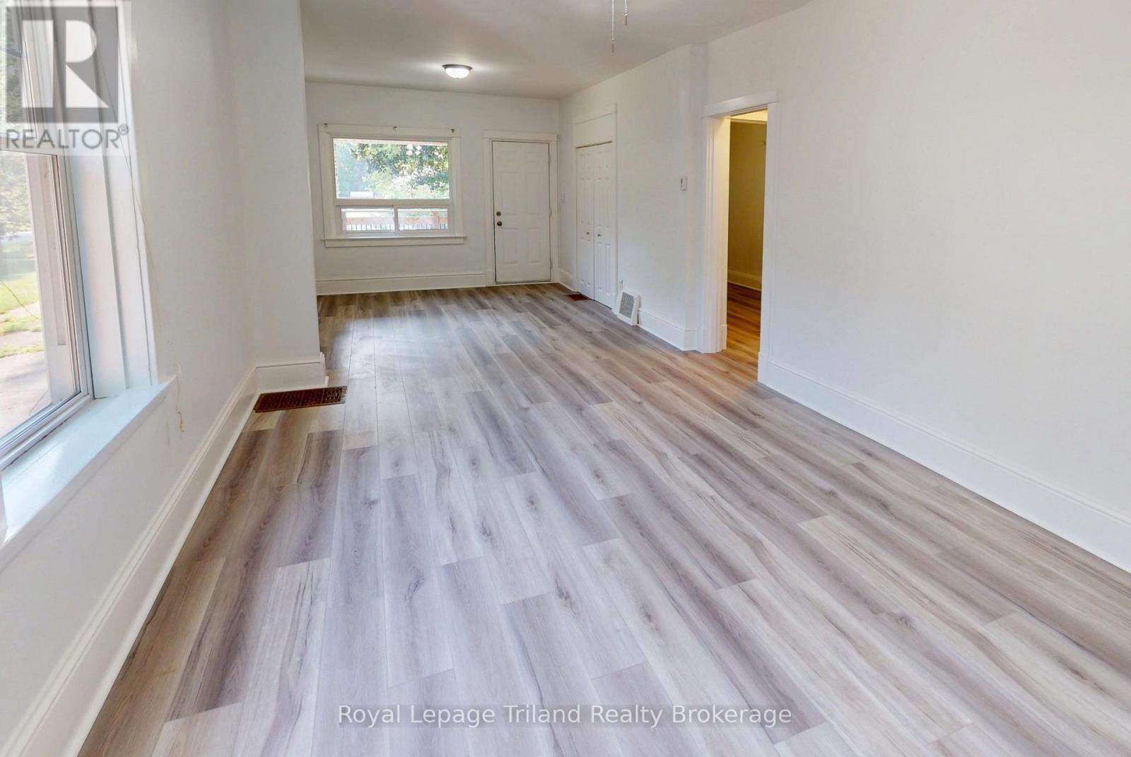 279 VANSITTART AVENUE, Woodstock (Woodstock - North) — photo 4