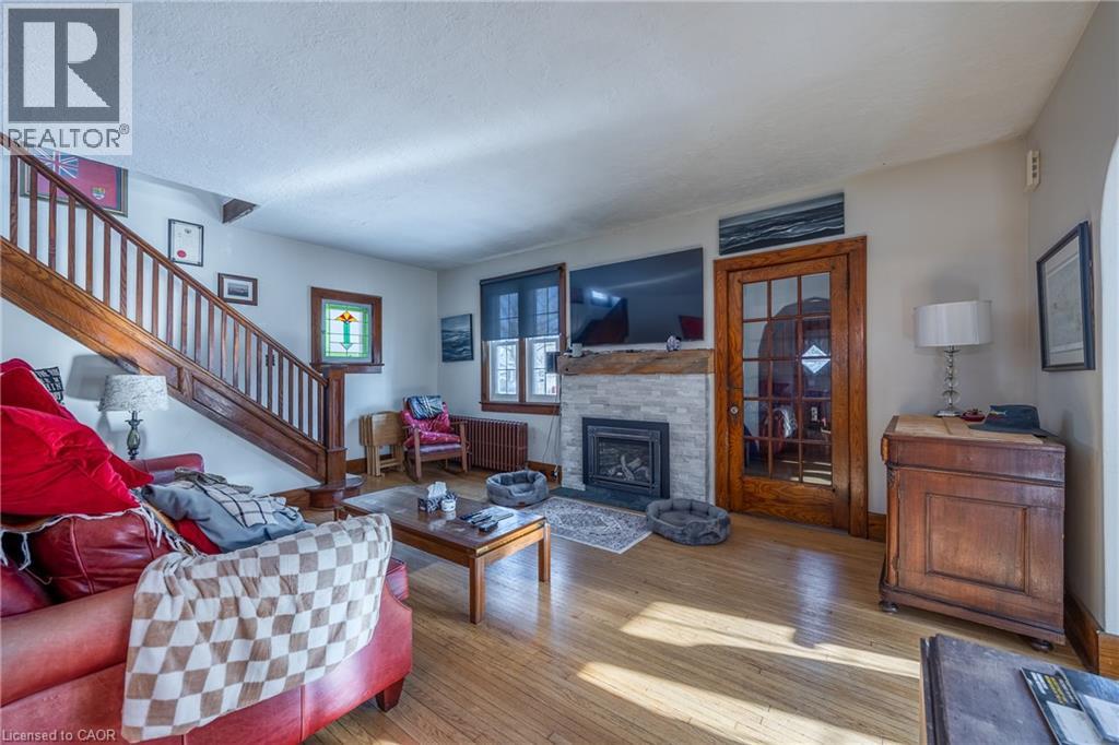 244 KENT Street S - 9