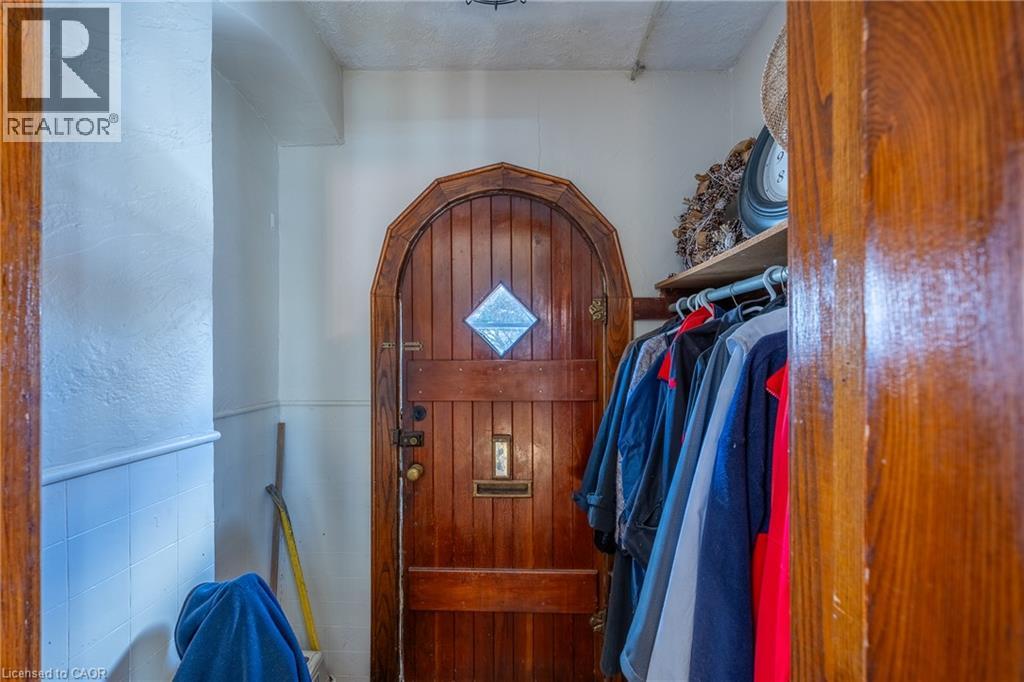 244 KENT Street S - 13