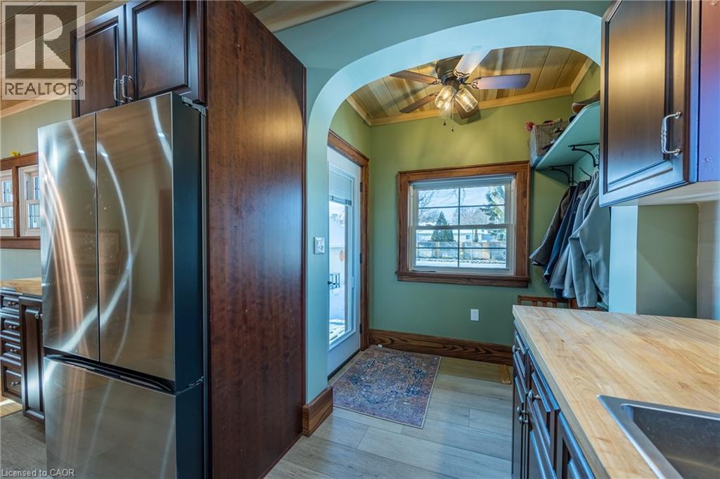 244 KENT Street S - 3