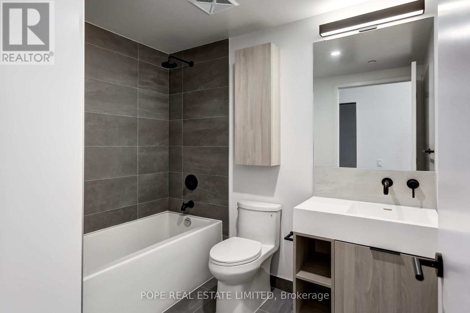 108 Peter Street — photo 10