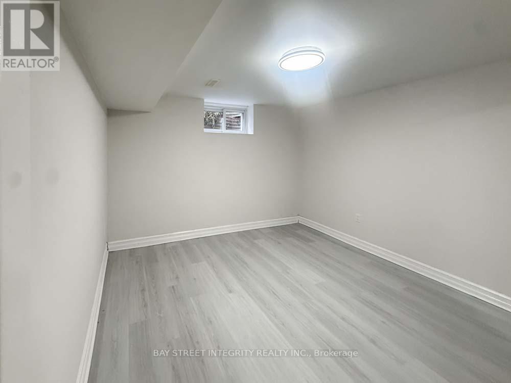 LOWER - 130 KINGSLAKE ROAD, Toronto (Don Valley Village) — photo 5