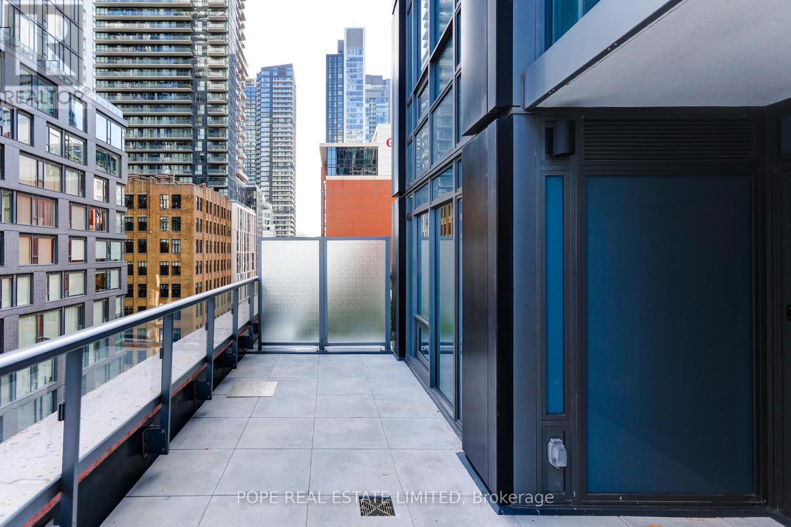 108 Peter Street — photo 16