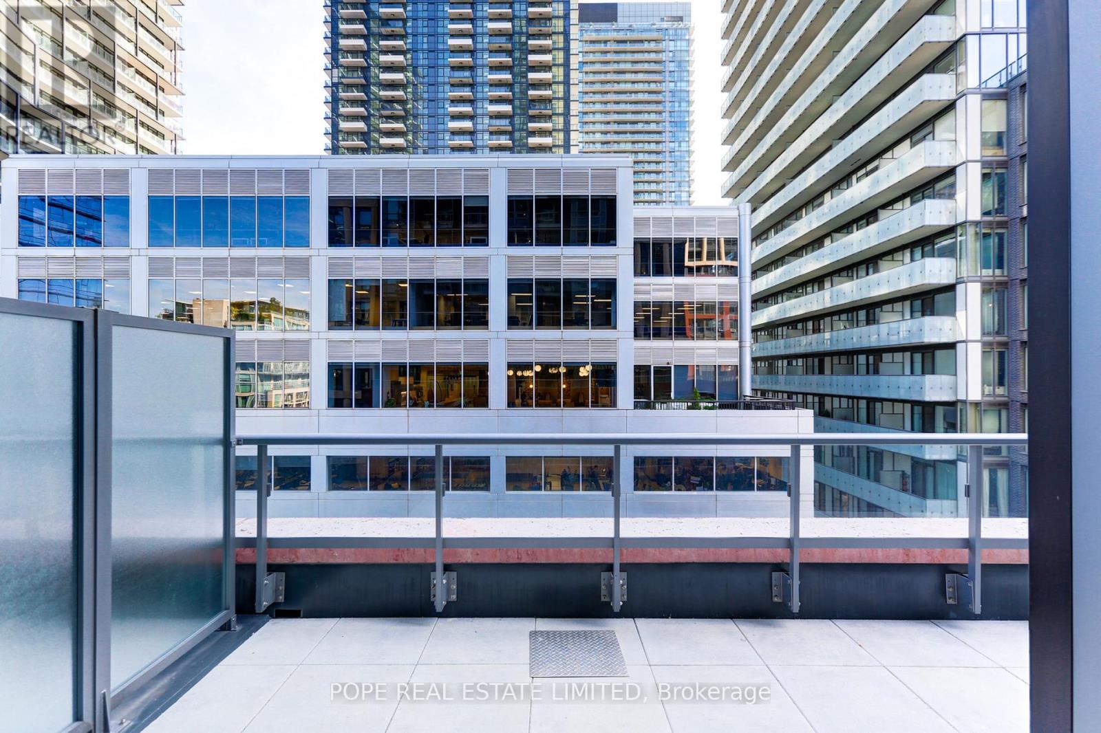 108 Peter Street — photo 17