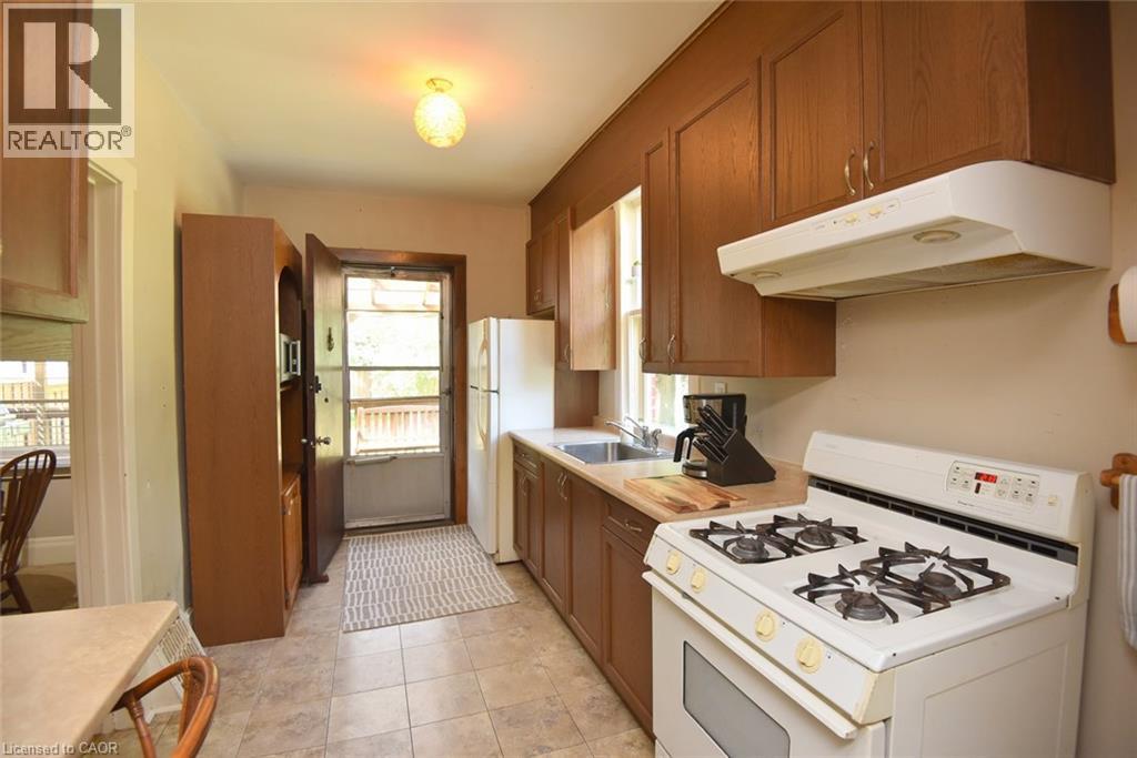 781 OAKDALE Avenue, Burlington — photo 4