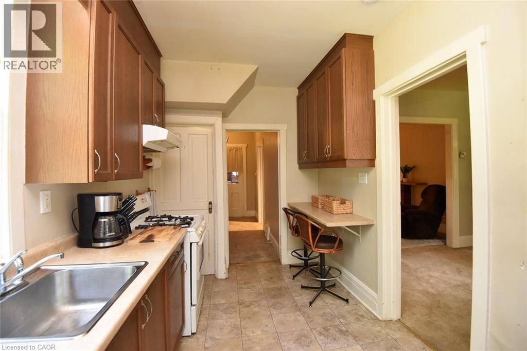 781 OAKDALE Avenue, Burlington — photo 5