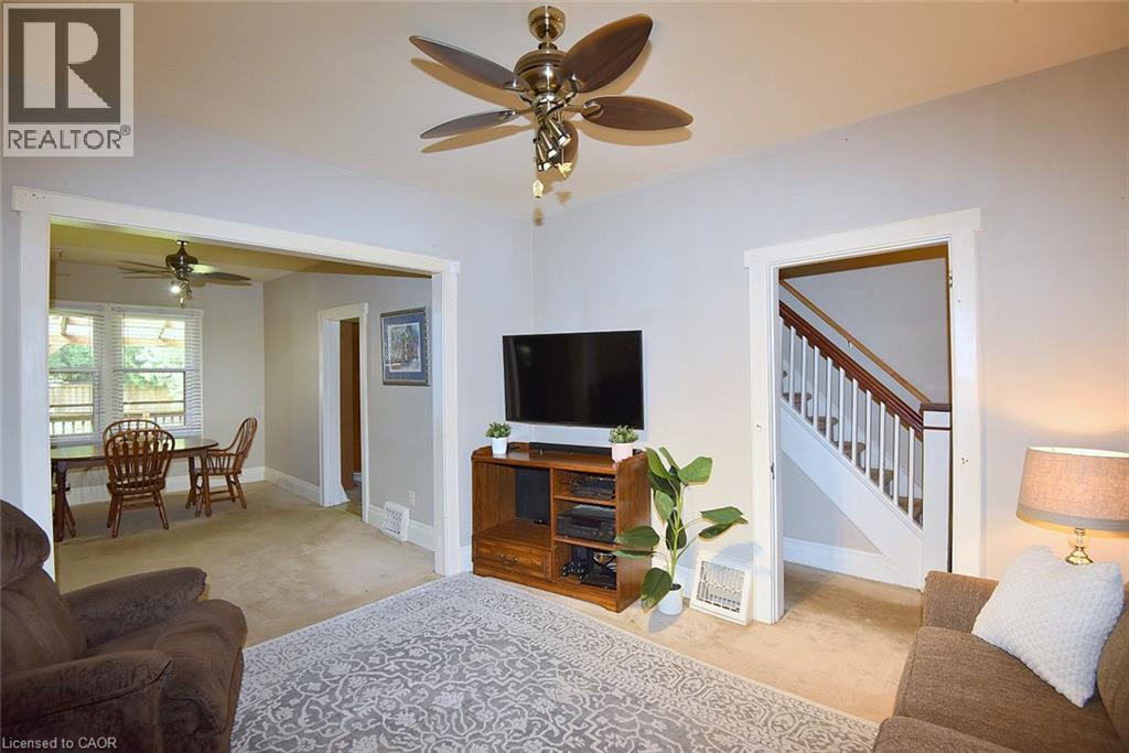 781 OAKDALE Avenue, Burlington — photo 9