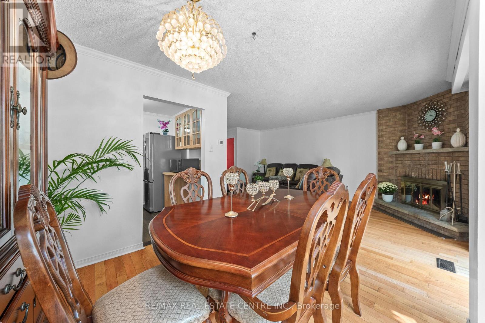 467 HANSEN ROAD N - 13