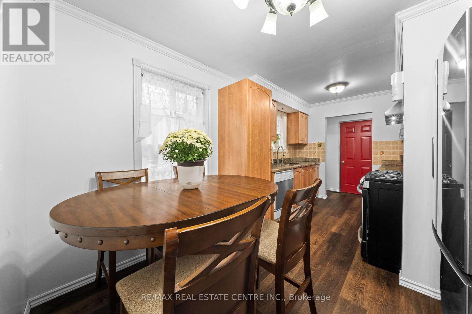 467 HANSEN ROAD N - 14