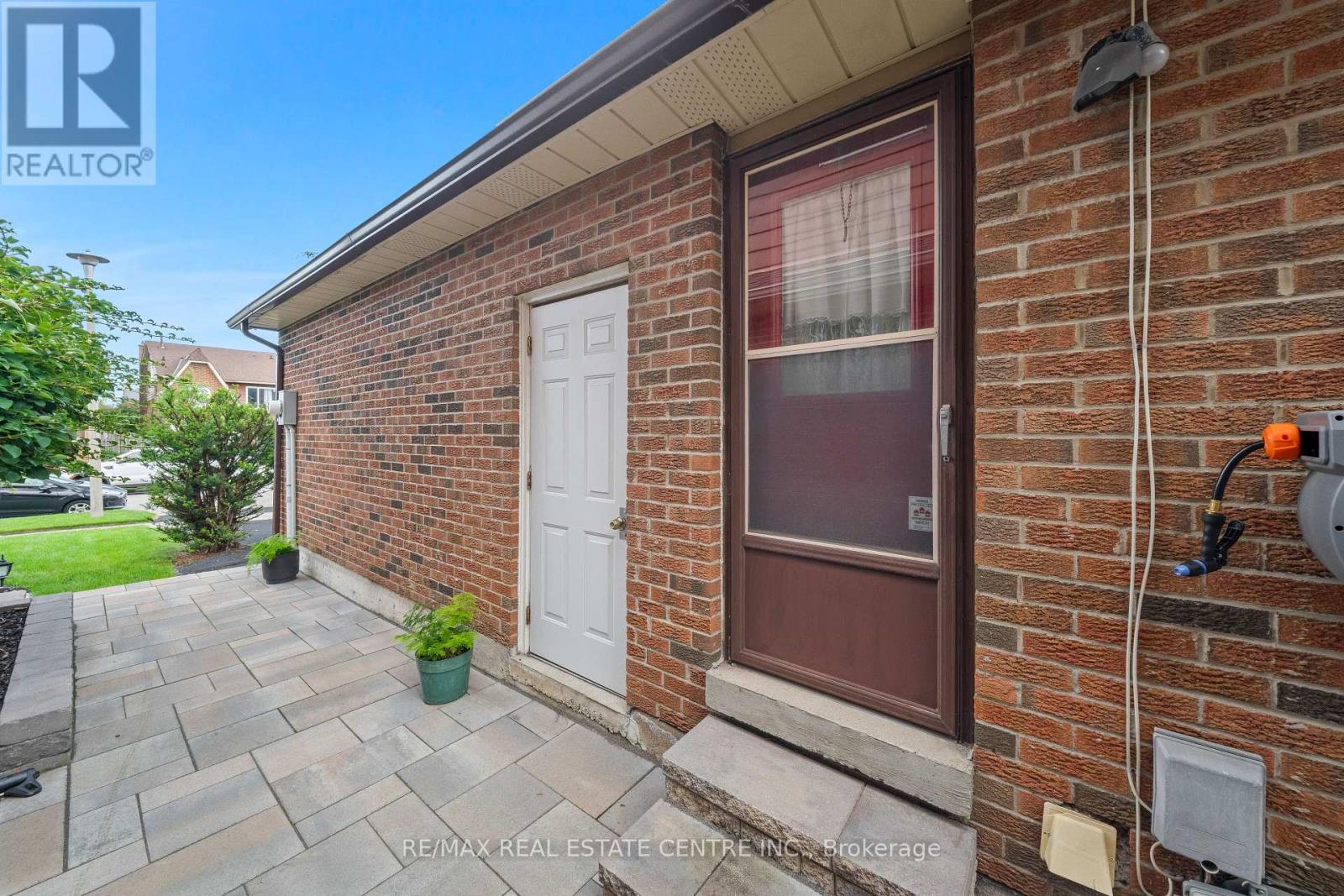 467 HANSEN ROAD N - 24