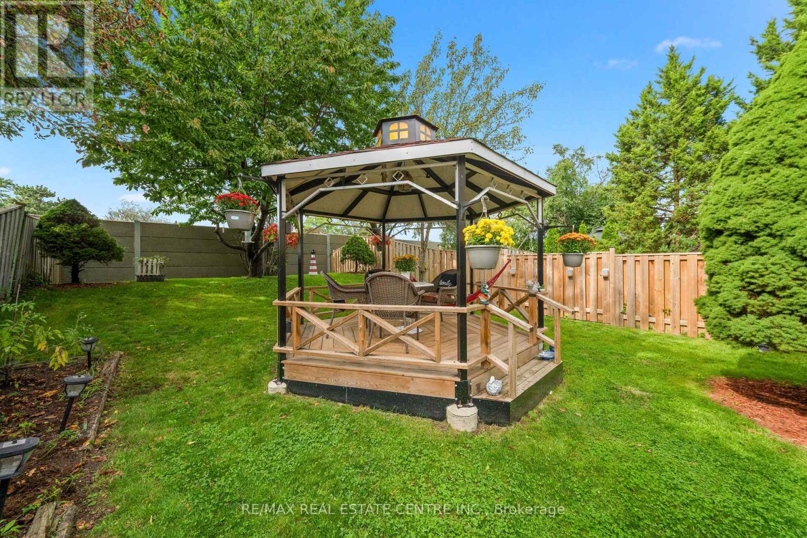 467 HANSEN ROAD N - 28