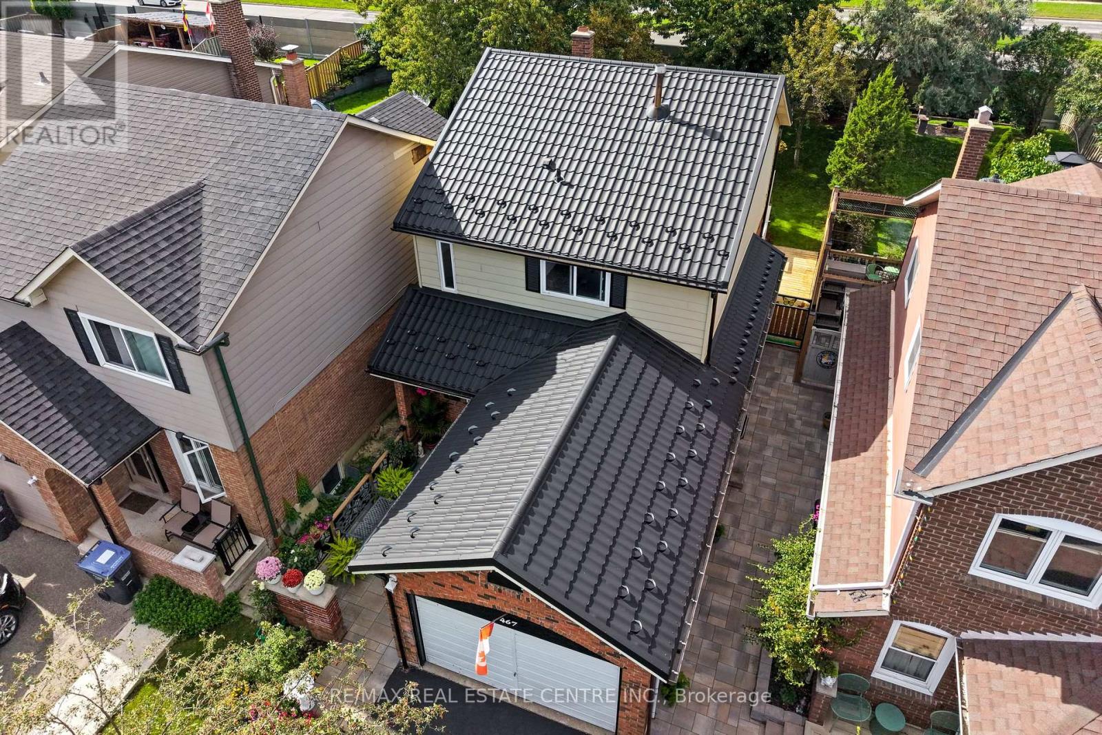 467 HANSEN ROAD N - 3