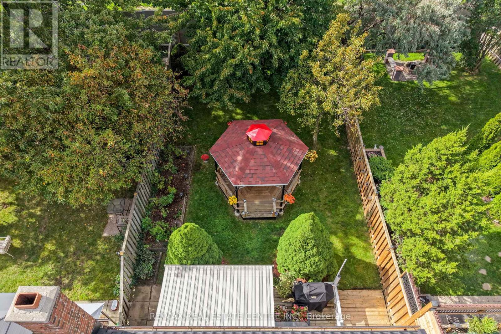 467 HANSEN ROAD N - 32