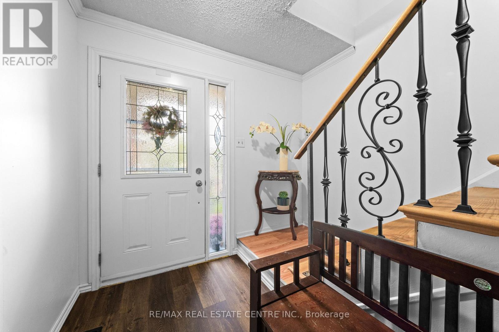 467 HANSEN ROAD N - 6