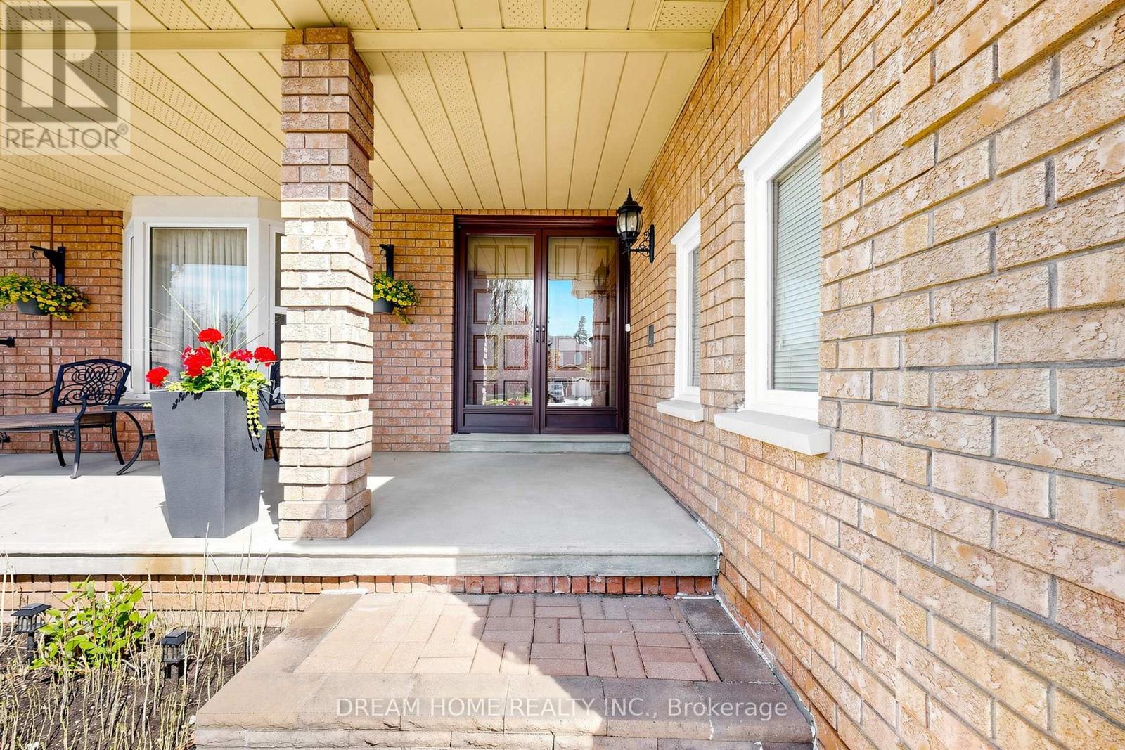 312 VALERIA BOULEVARD, Vaughan (East Woodbridge) — photo 2