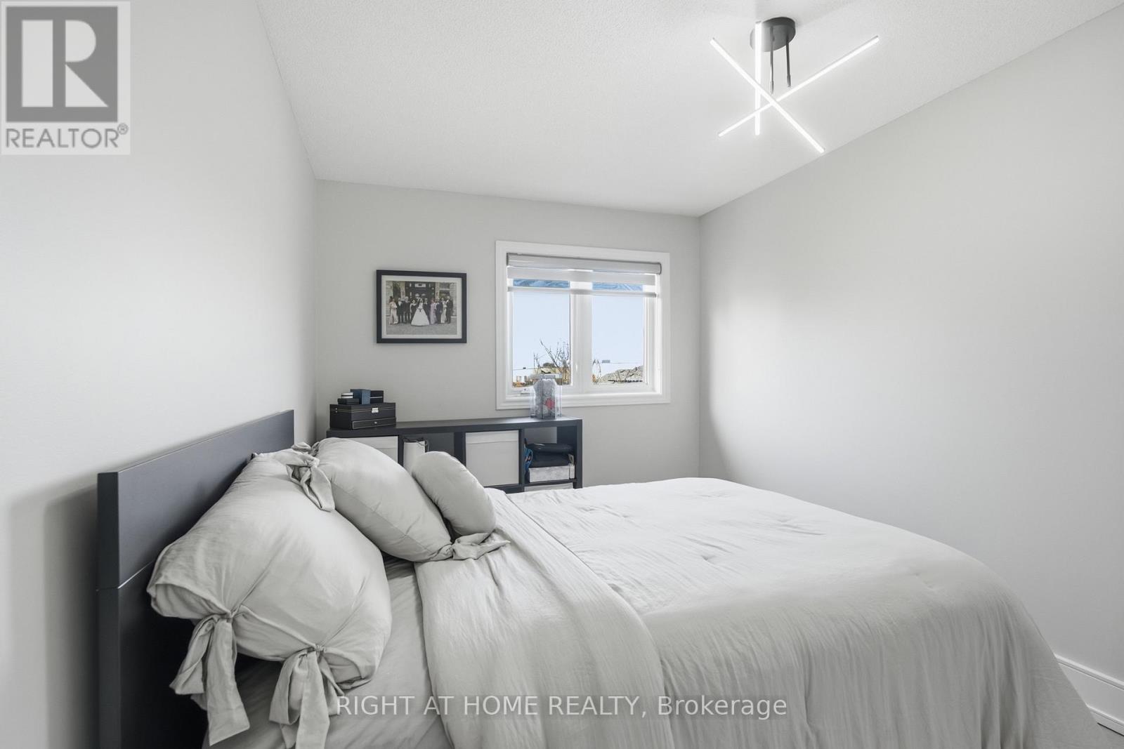 217 ROSANNA CRESCENT - Image 33