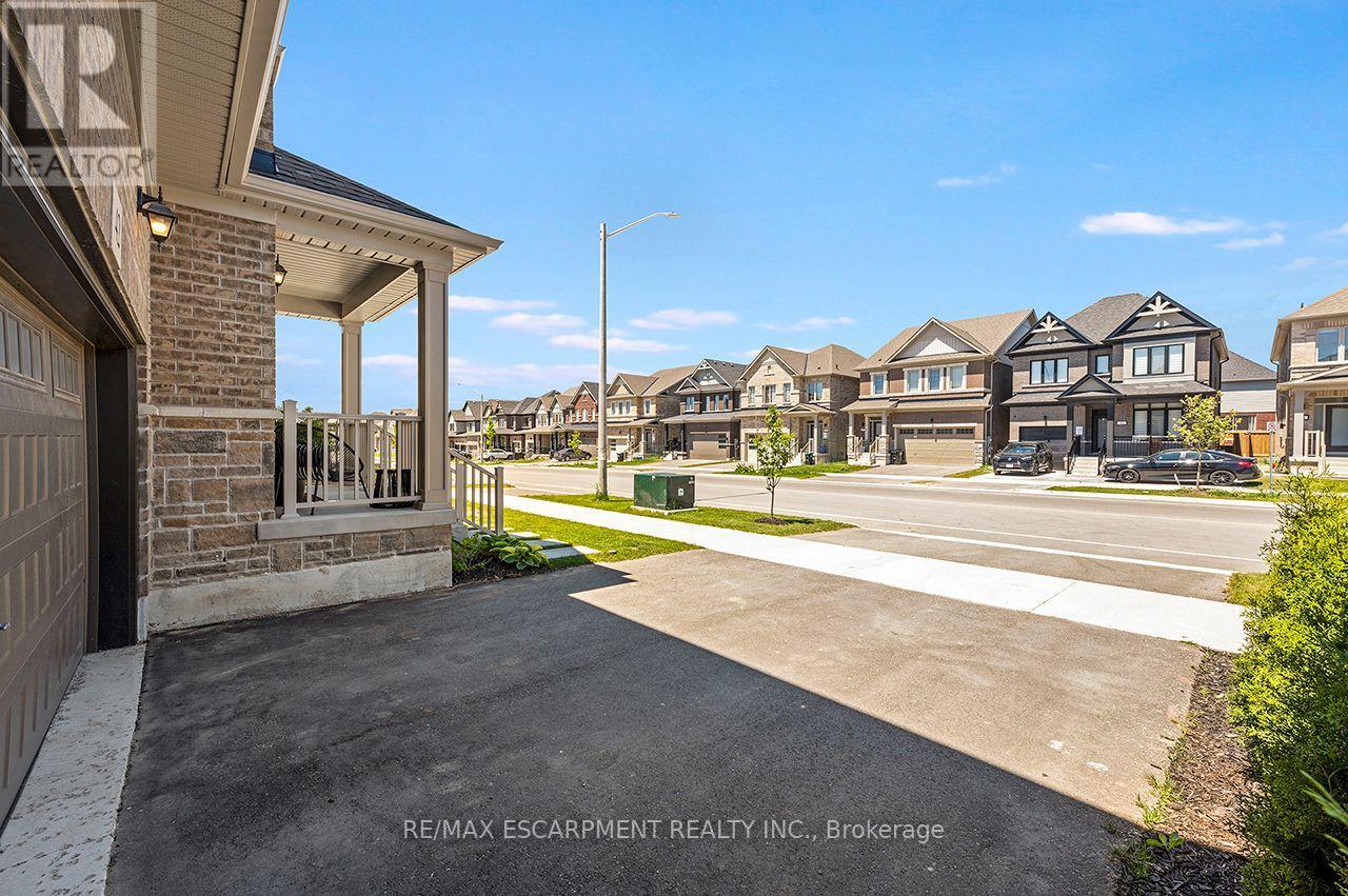 42 SHEPHERD DRIVE, Barrie — photo 3