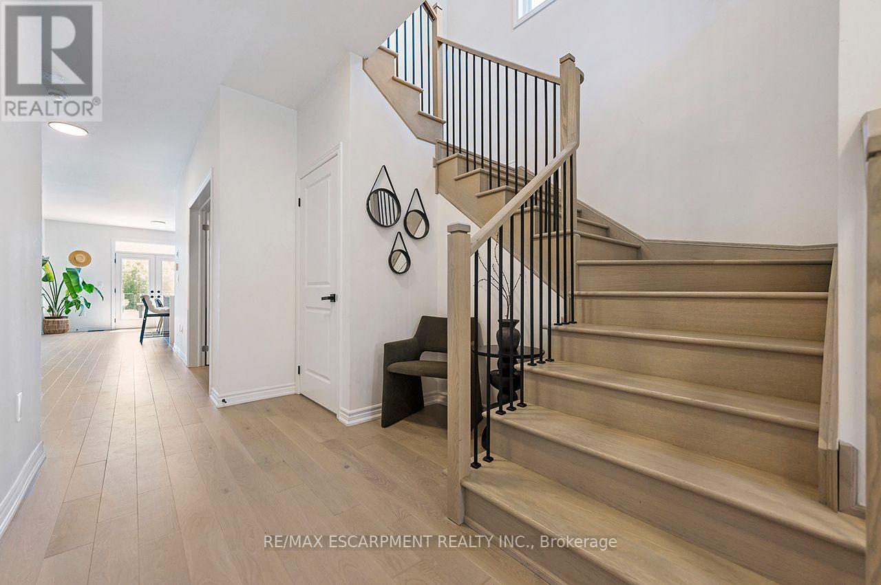 42 SHEPHERD DRIVE, Barrie — photo 8