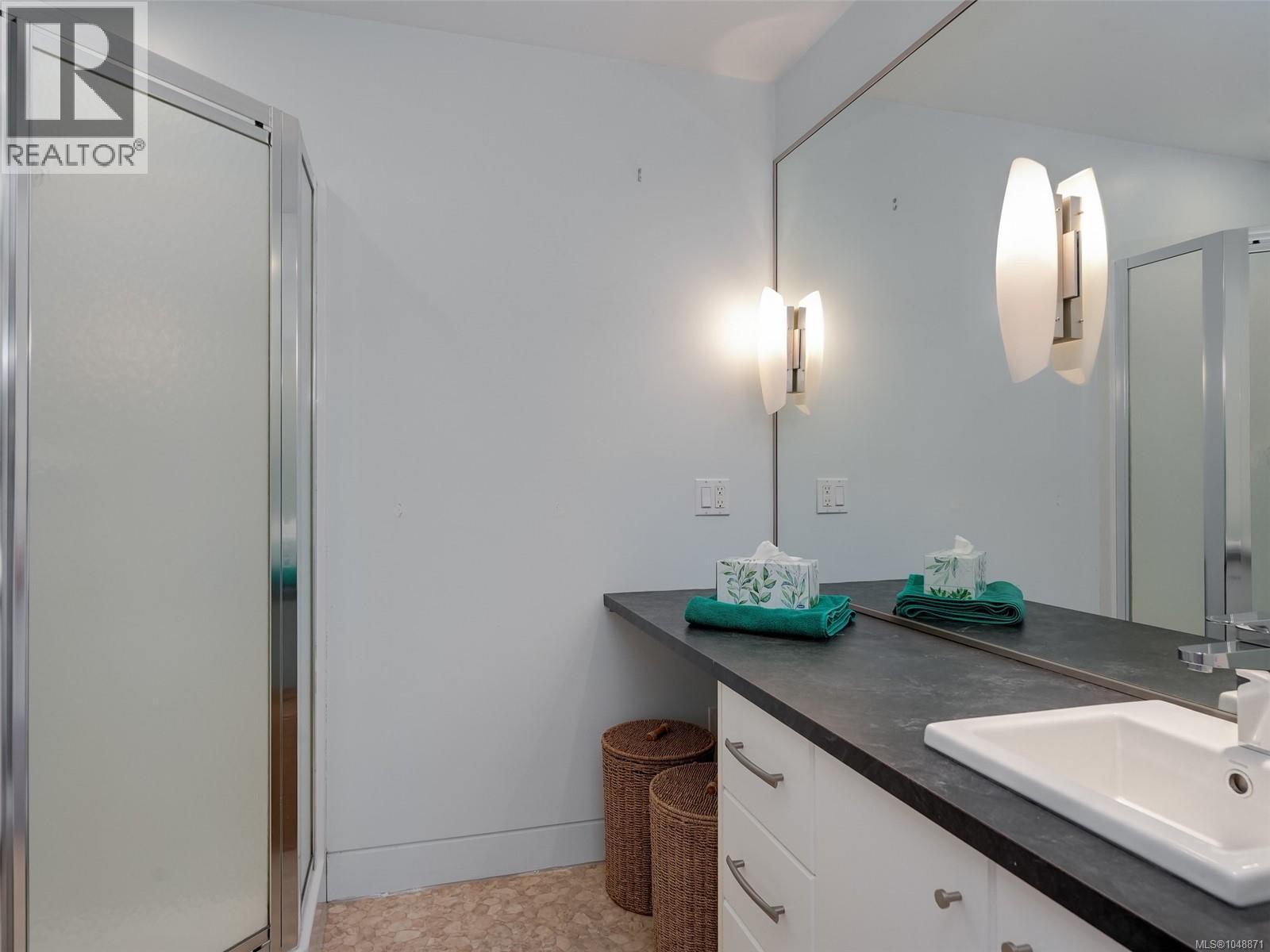 1047 San Marino Cres - Image 18
