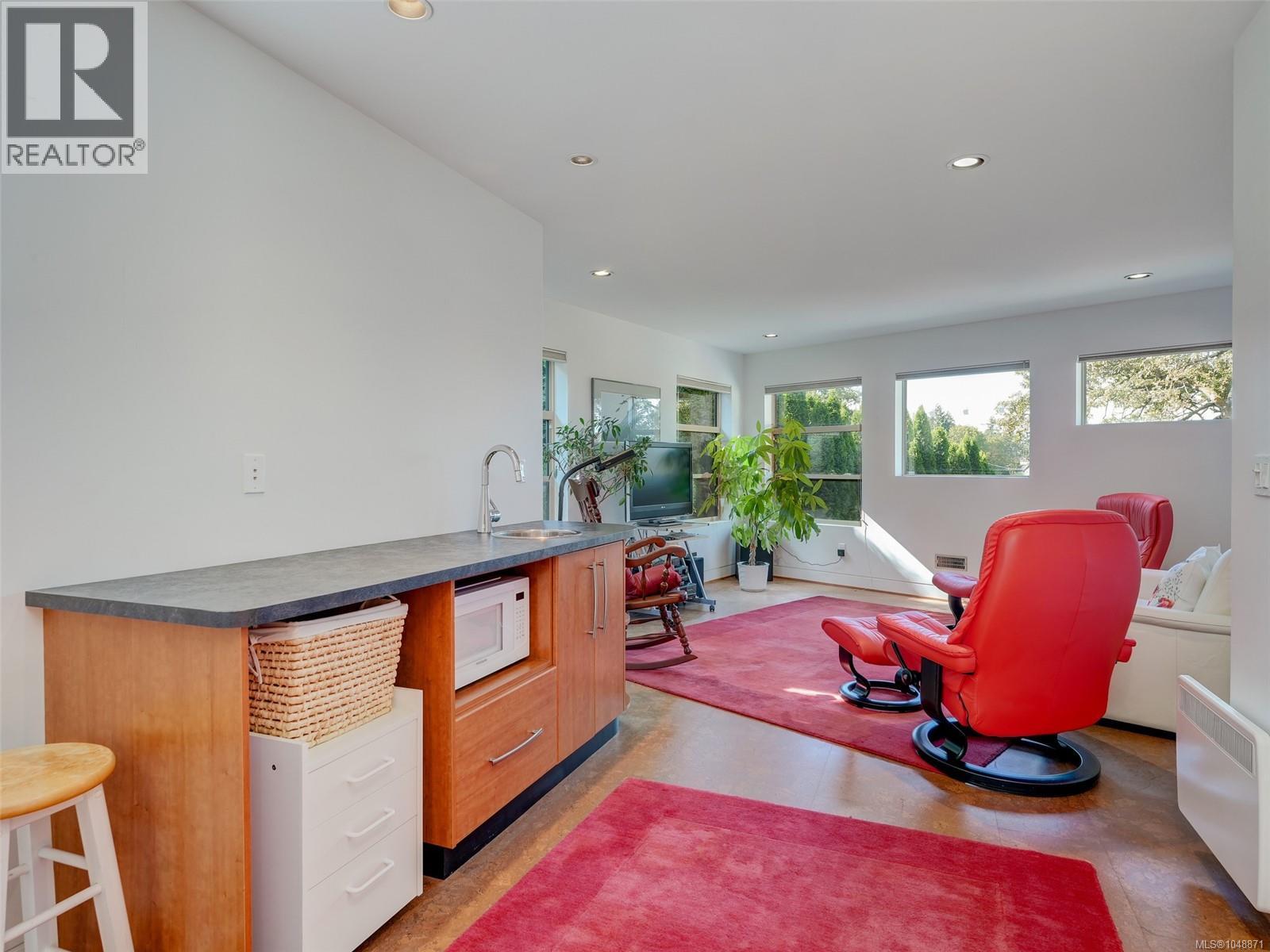 1047 San Marino Cres - Image 19