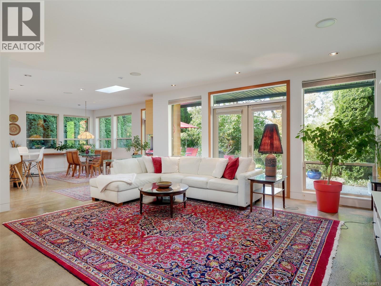 1047 San Marino Cres - 3