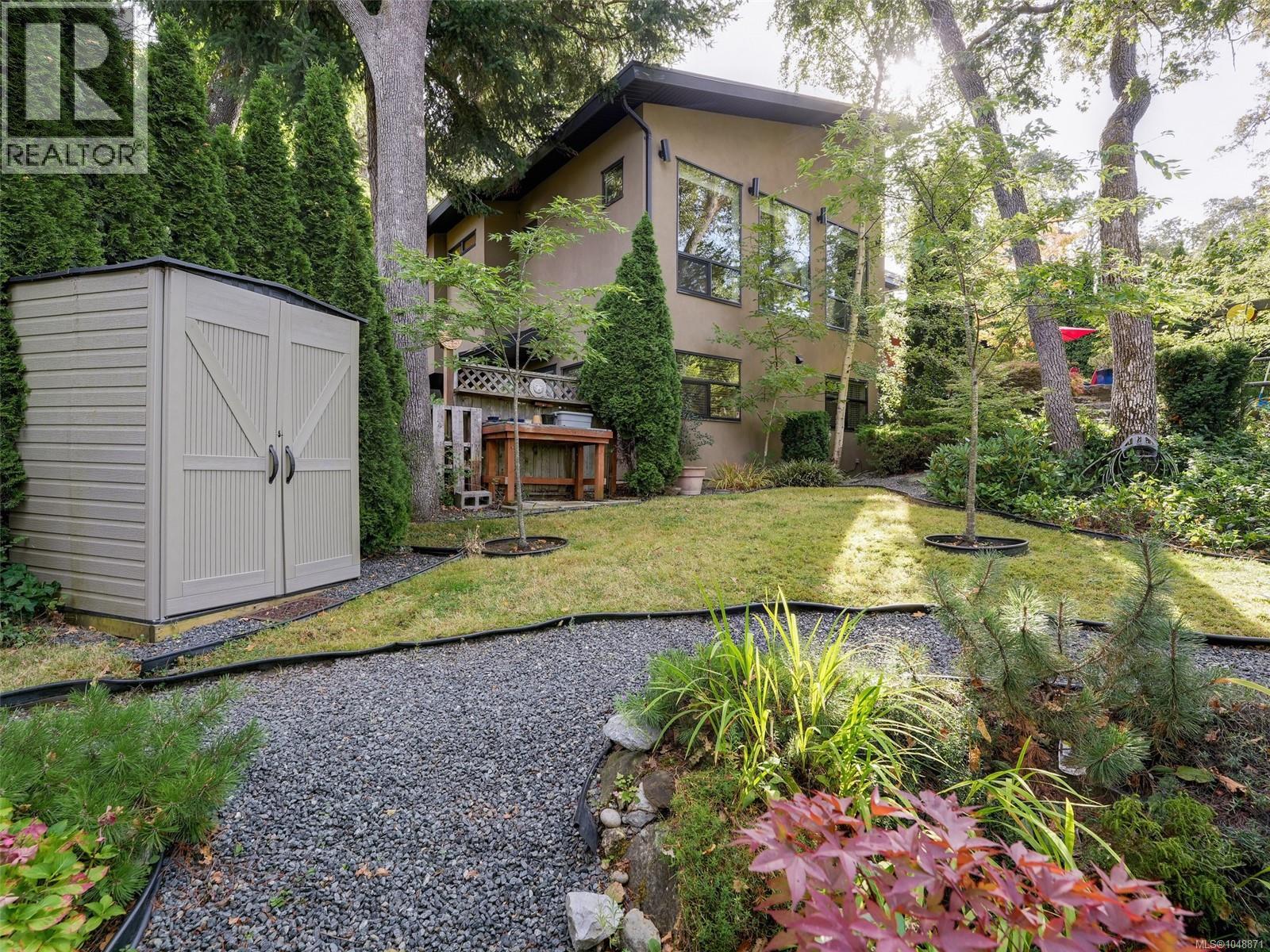 1047 San Marino Cres - Image 37