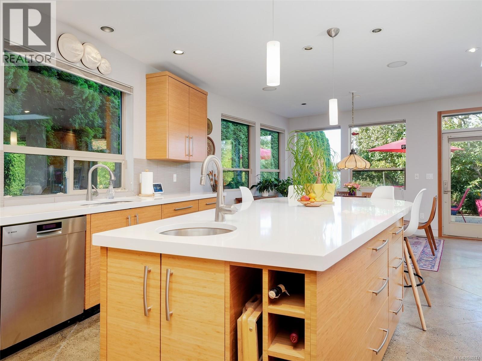 1047 San Marino Cres - 7