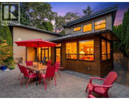 1047 San Marino Cres, Saanich, BC V8X3B3 Photo 29