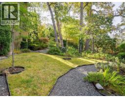 1047 San Marino Cres, Saanich, BC V8X3B3 Photo 33