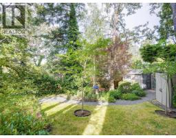 1047 San Marino Cres, Saanich, BC V8X3B3 Photo 34