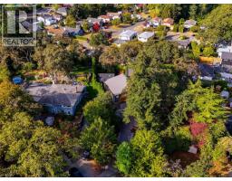 1047 San Marino Cres, Saanich, BC V8X3B3 Photo 42