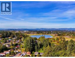 1047 San Marino Cres, Saanich, BC V8X3B3 Photo 44