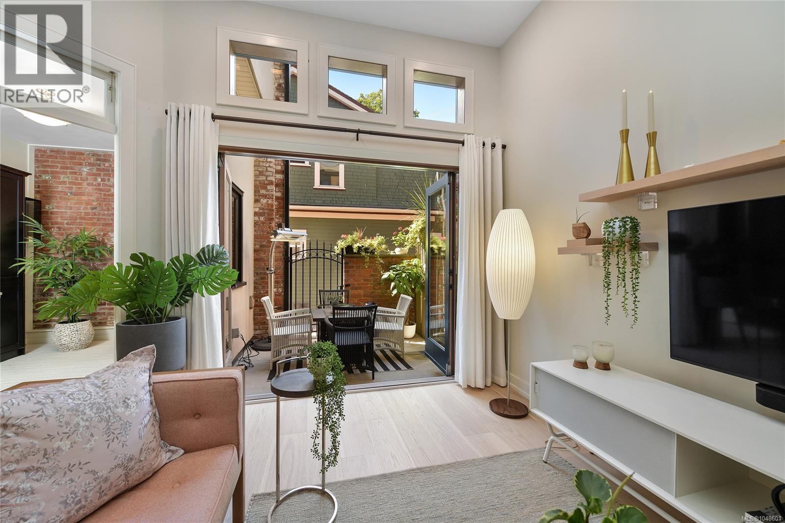 #3 440 Parry St - 2