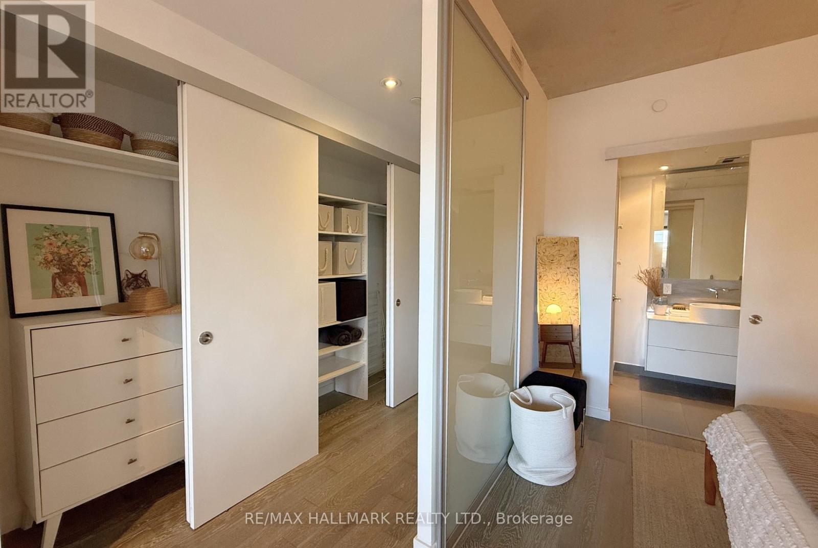 #313 383 SORAUREN AVENUE - Image 12