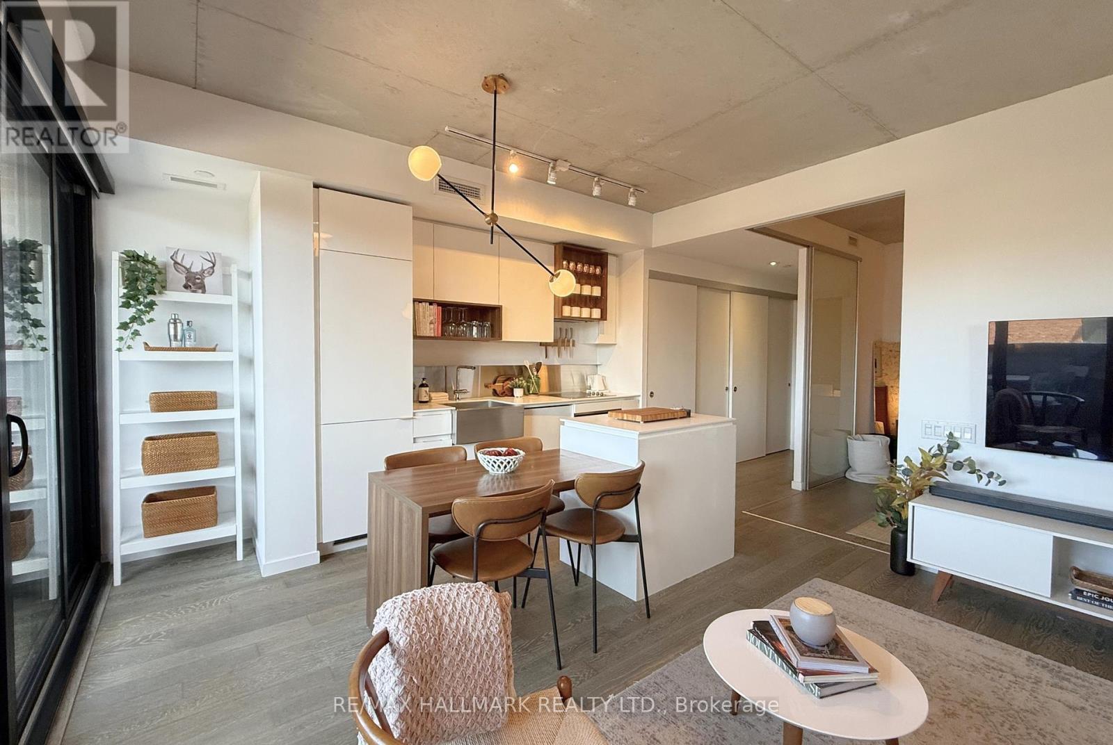 #313 383 SORAUREN AVENUE - Image 4