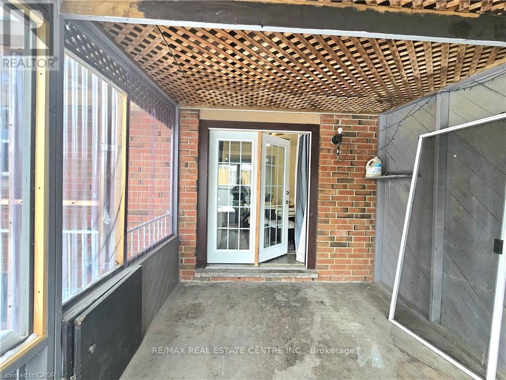 92 COPPERFIELD CRESCENT - 28
