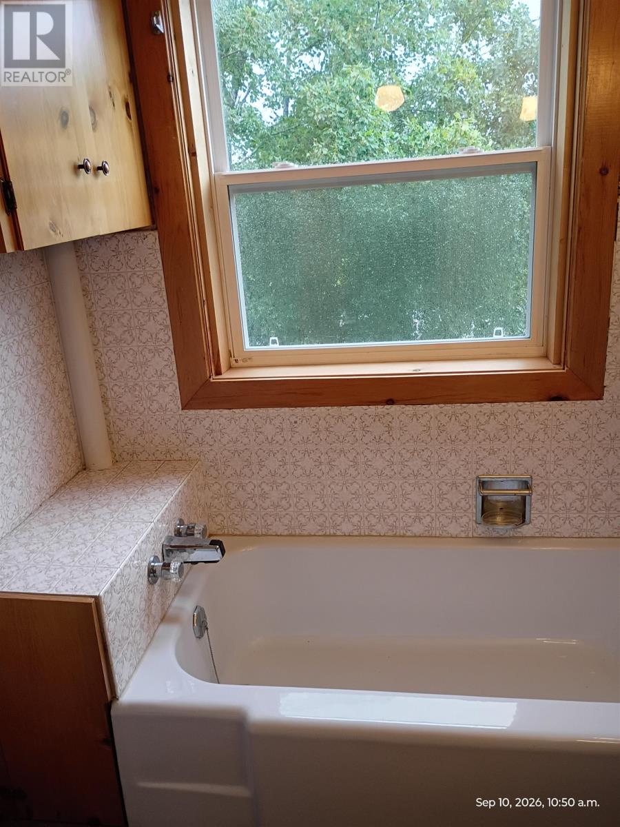 735 Drummond Road - Image 33
