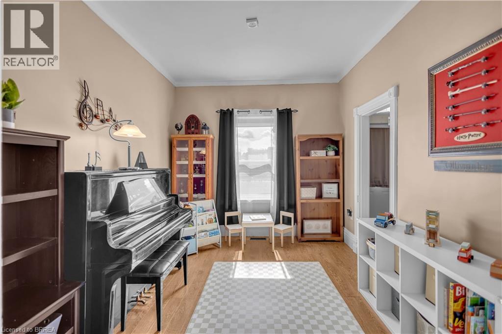 25 USHER Street - 4