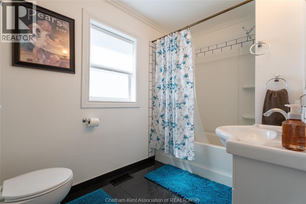 226 OAK STREET East - 14