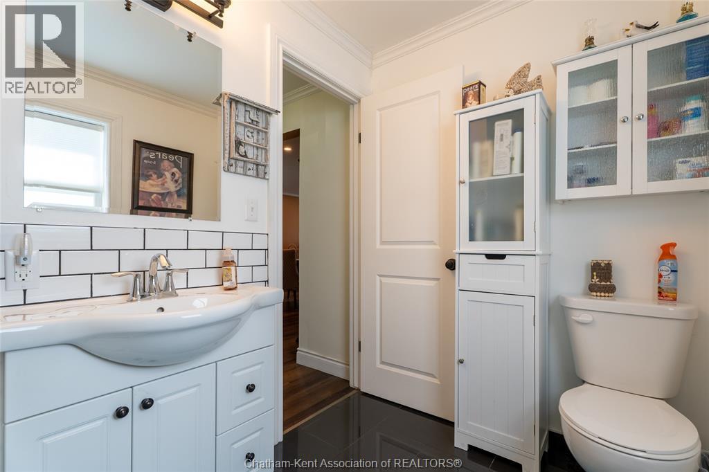 226 OAK STREET East - 15