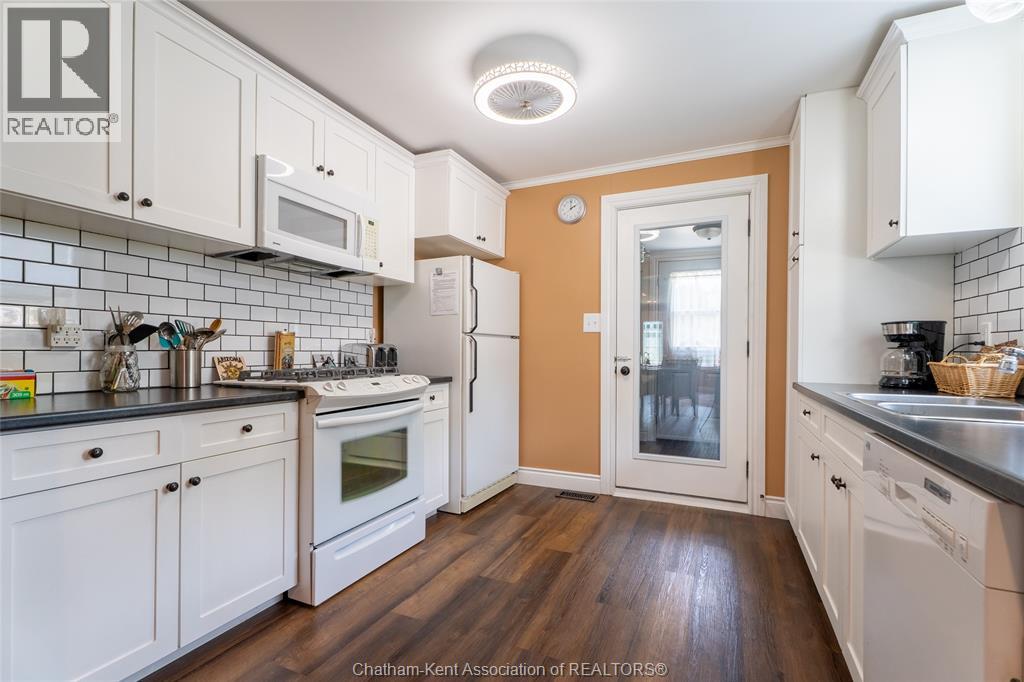 226 OAK STREET East - Image 18
