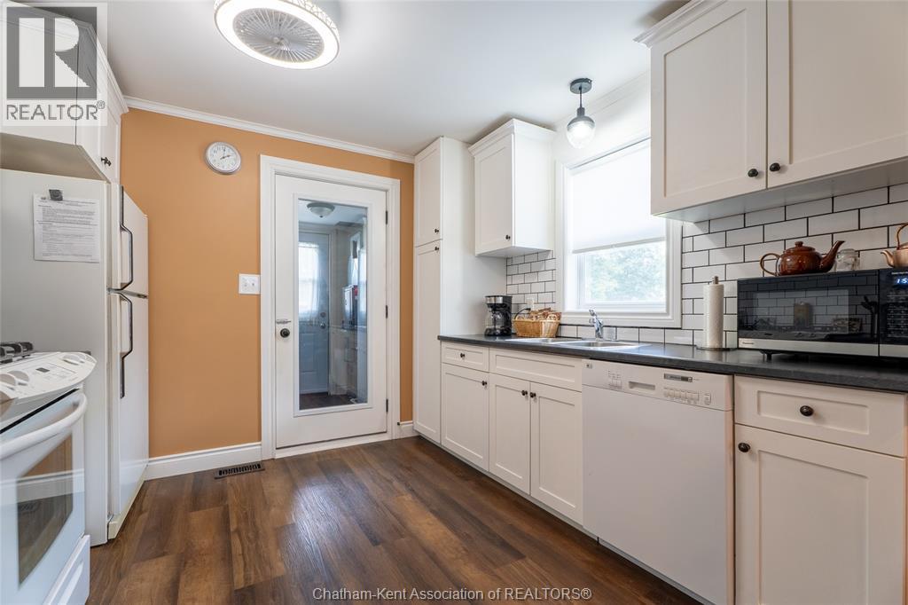 226 OAK STREET East - 20