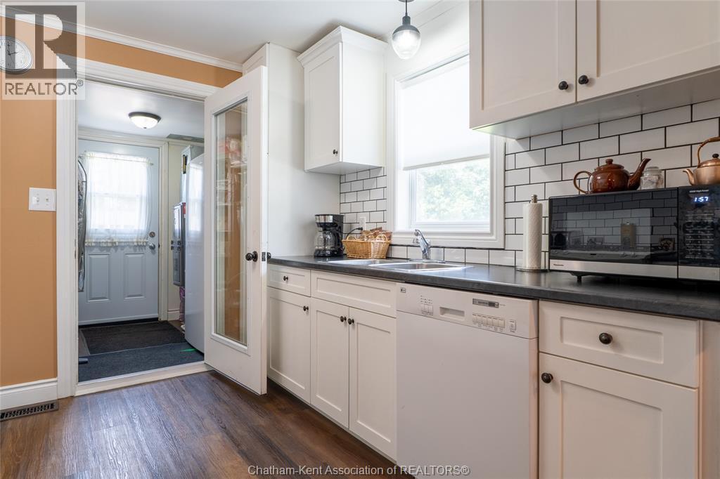 226 OAK STREET East - 23