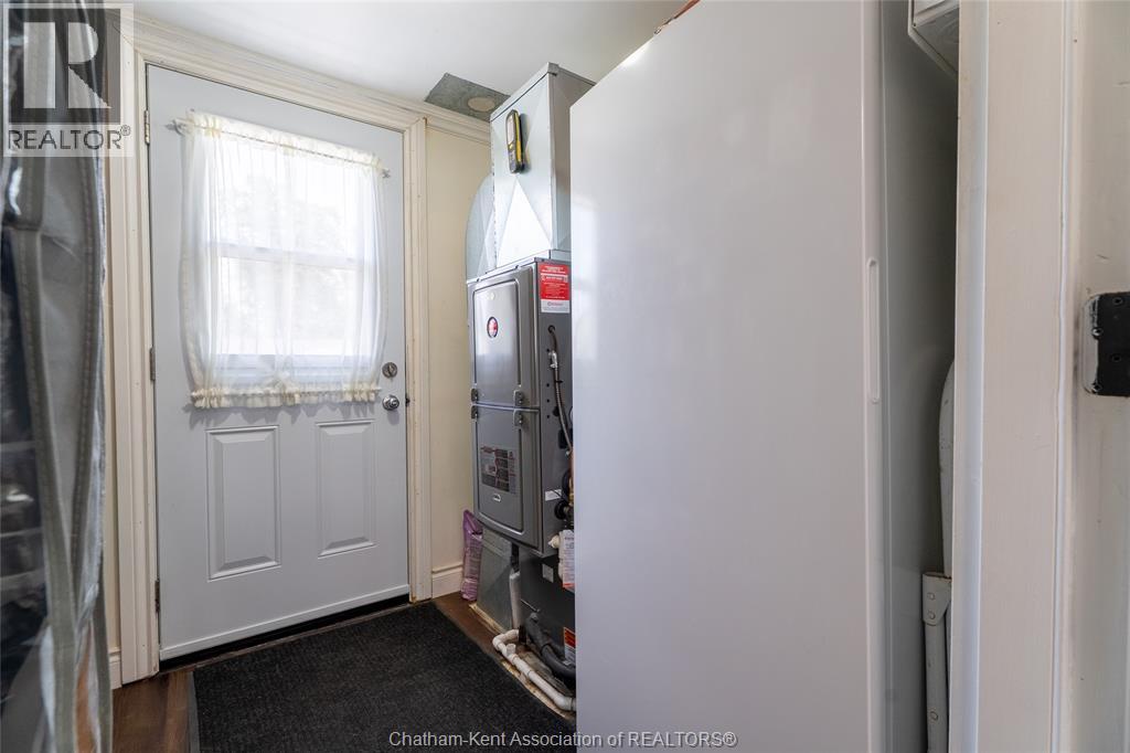 226 OAK STREET East - 24