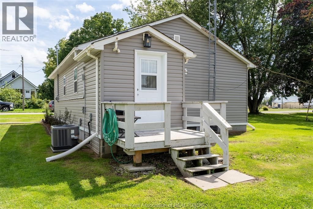 226 OAK STREET East - 26