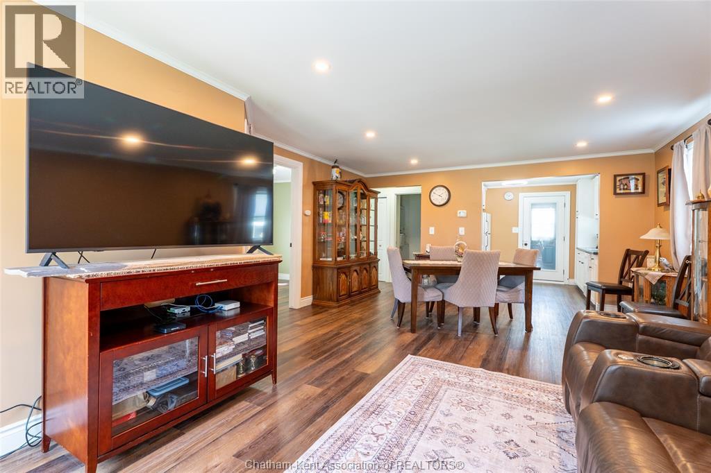 226 OAK STREET East - 7