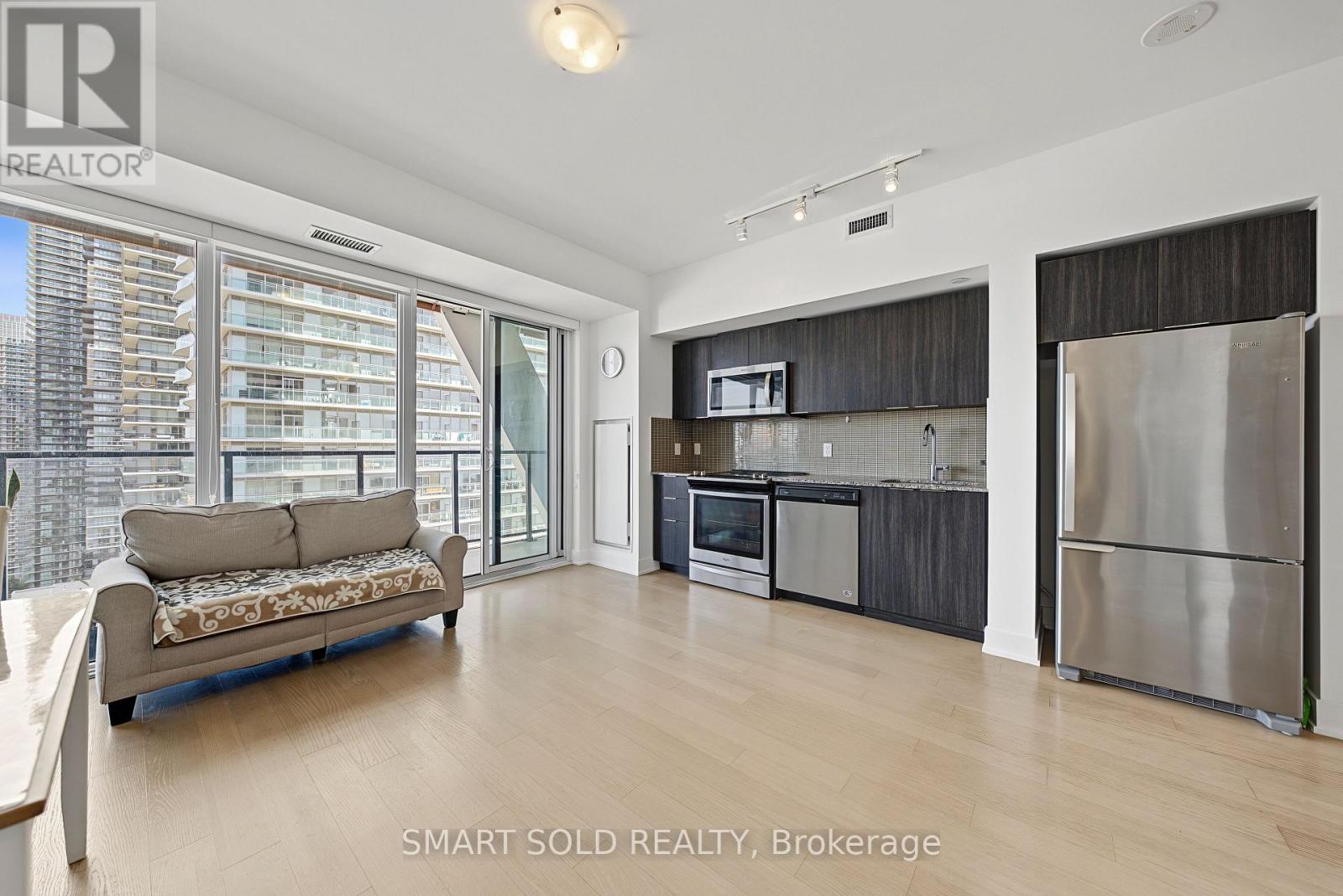 #2313 30 SHORE BREEZE DRIVE - 11