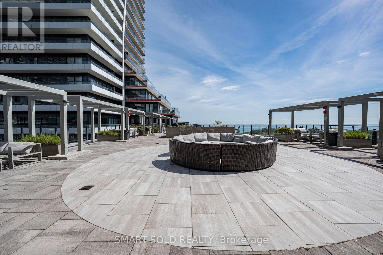 #2313 30 SHORE BREEZE DRIVE - 44