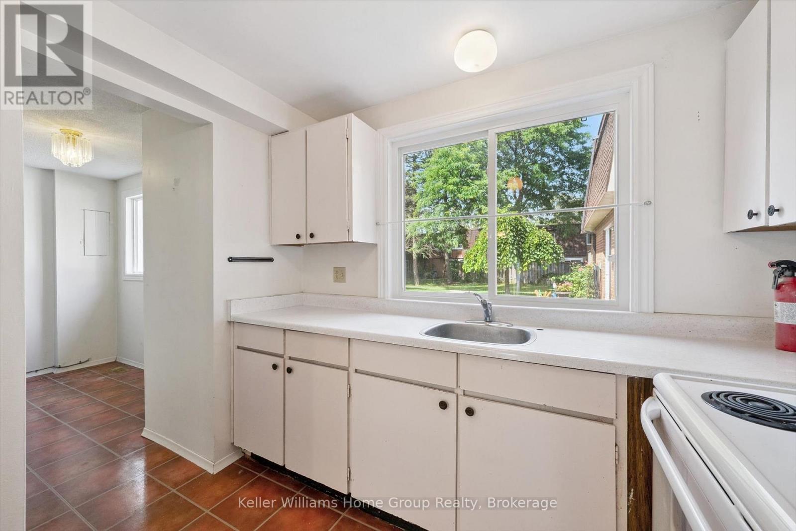 #22 120 COUNTRY CLUB DRIVE - 7