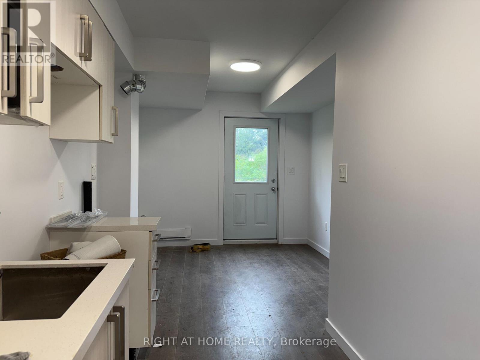 (LOWER) - 107 HIGHRIVER TRAIL, Welland (Broadway) — photo 4